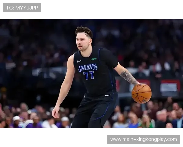 东契奇后撤步出手，防守失去意义